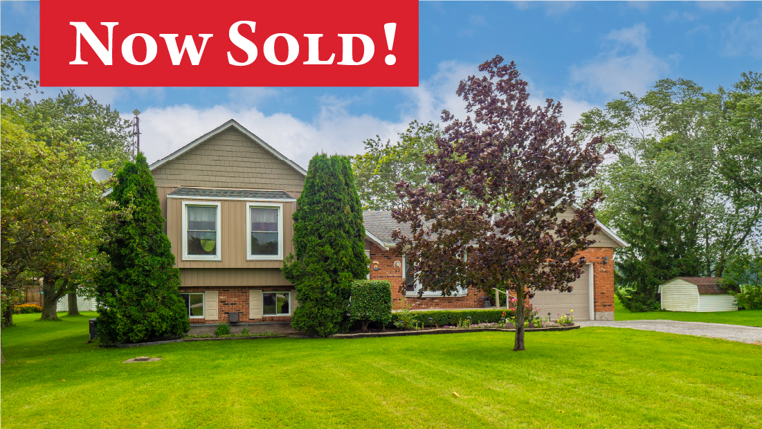 now sold banner on 2601 white rd port colborne sold by frank ruzycki real estate