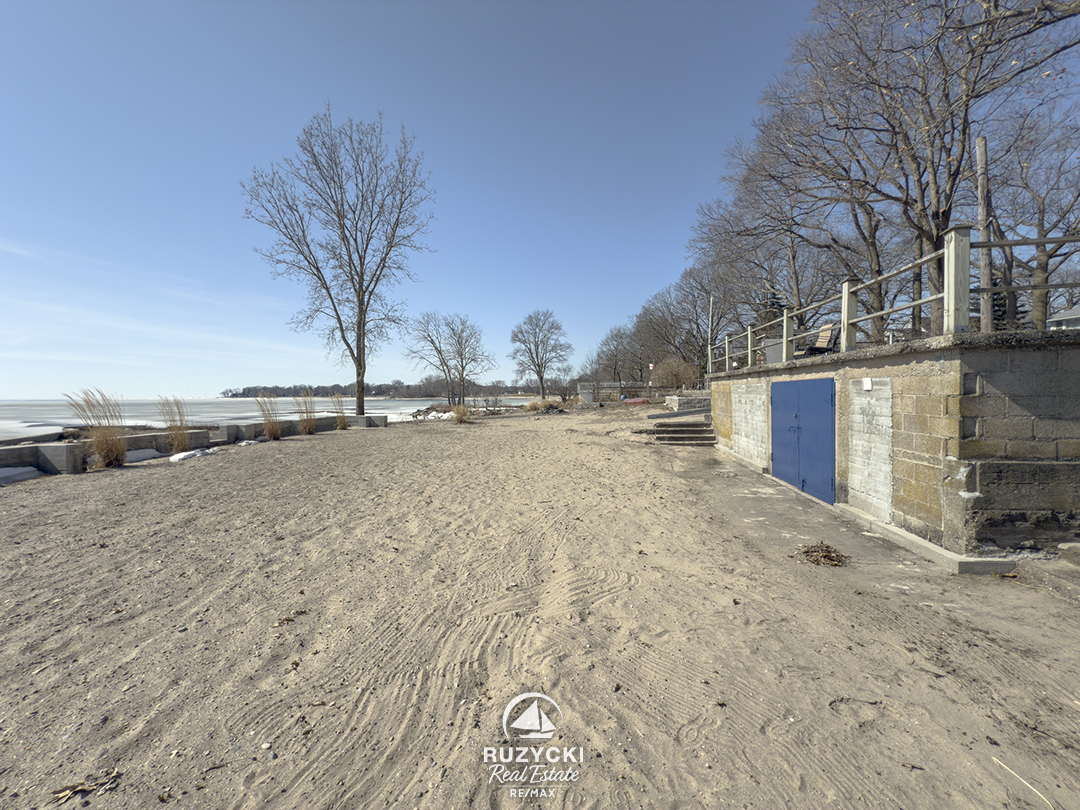 101-tennessee-ave-port-colborne_80 beach on lake erie with boathouse of 101 tennessee ave port colborne