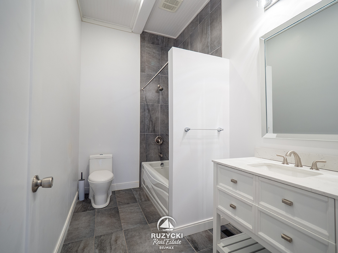 1561-north-shore-dr-lowbanks_21 4 piece bathroom of 1561 north shore dr lowbanks