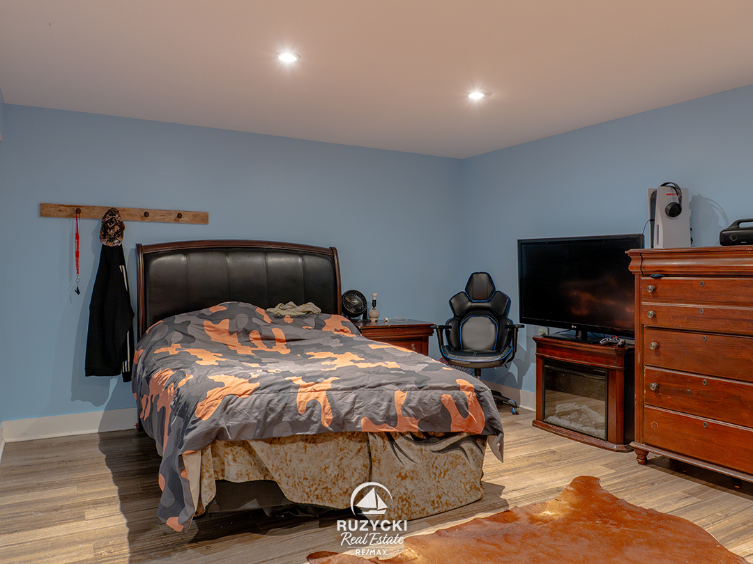 3481-troup-rd-port-colborne_20 bedroom of 3481 troup rd port colborne
