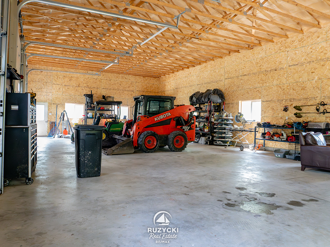 3481-troup-rd-port-colborne_30 workshop garage of 3481 troup rd port colborne