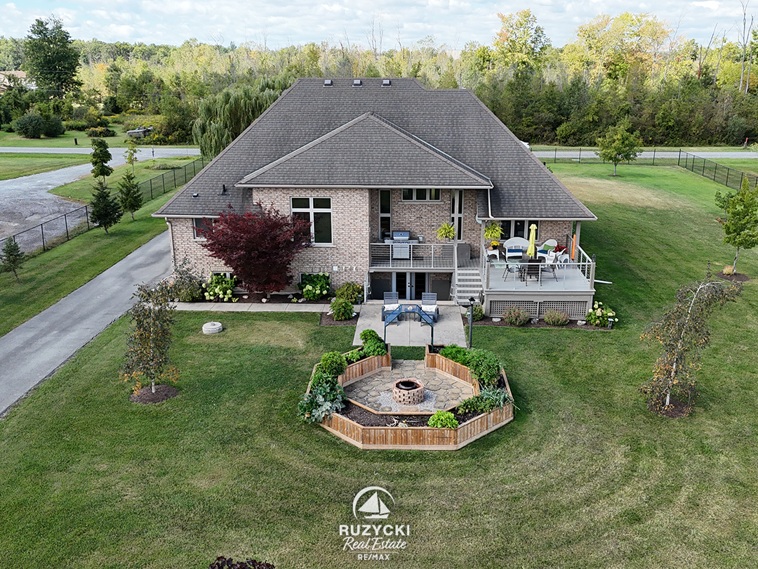 default rear exterior and backyard of 20219 youngs rd s wainfleet
