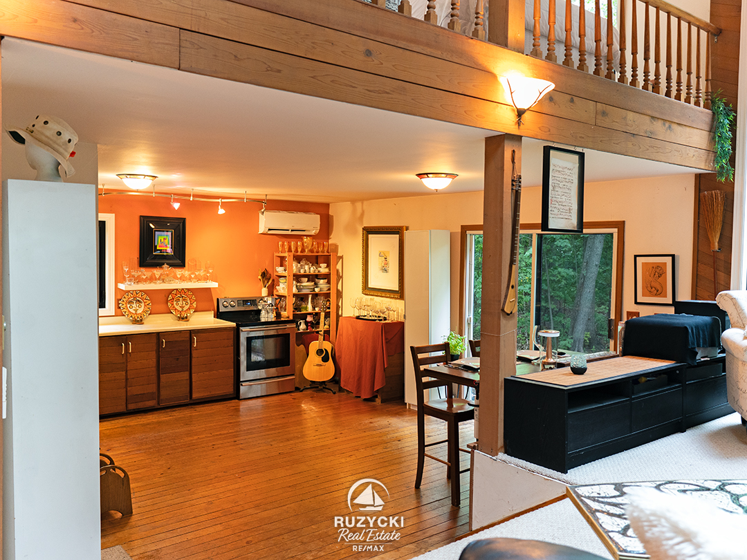 eat in kitchen of 4121 fox rd stevensville