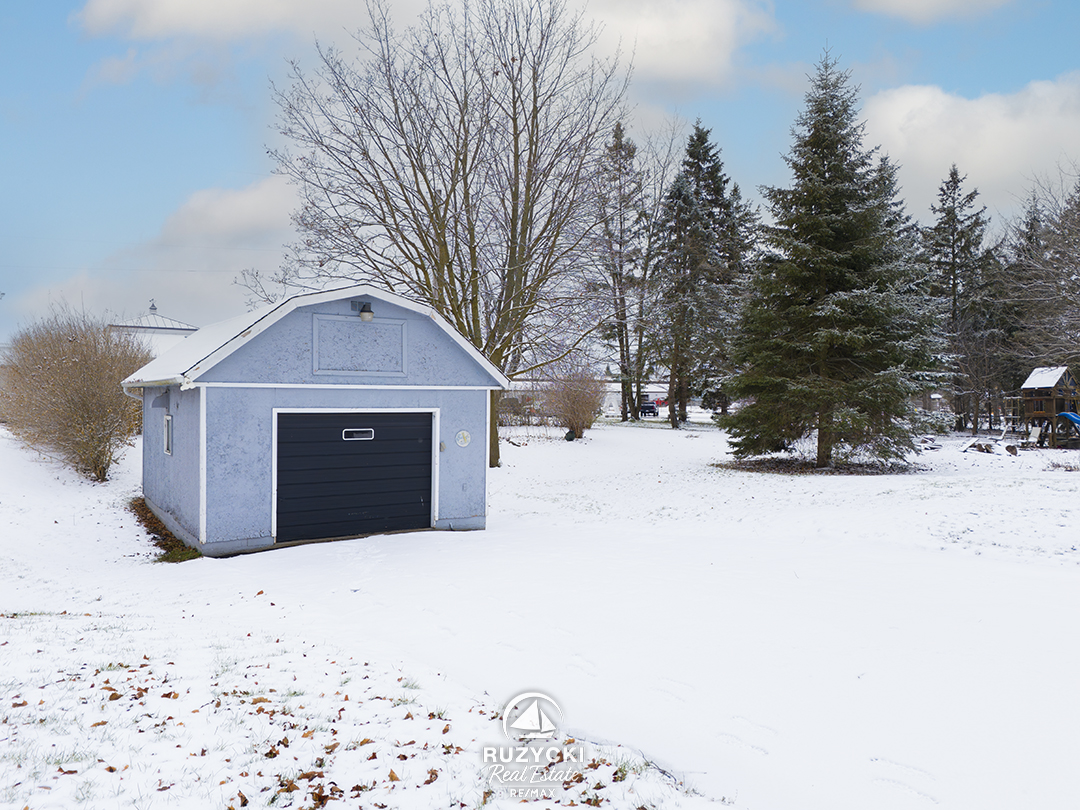 31959-feeder-rd-w-wainfleet_03 backyard and garage of 31959 feeder rd w wainfleet