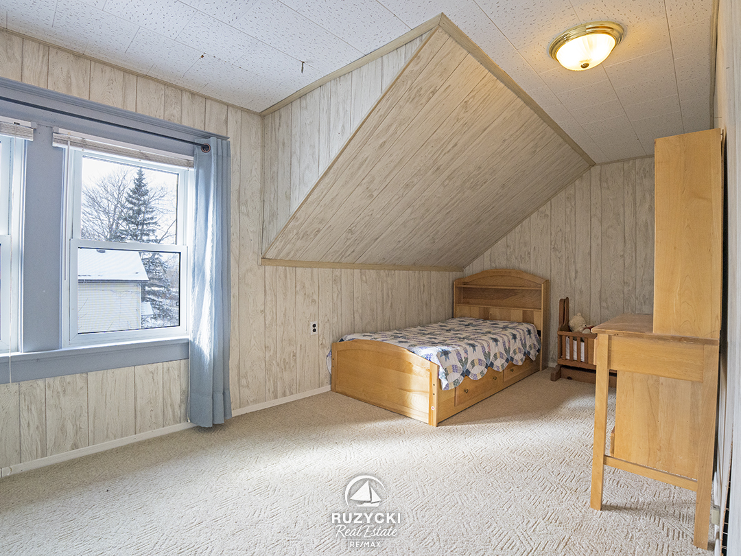 31959-feeder-rd-w-wainfleet_35 primary bedroom of 31959 feeder rd w wainfleet