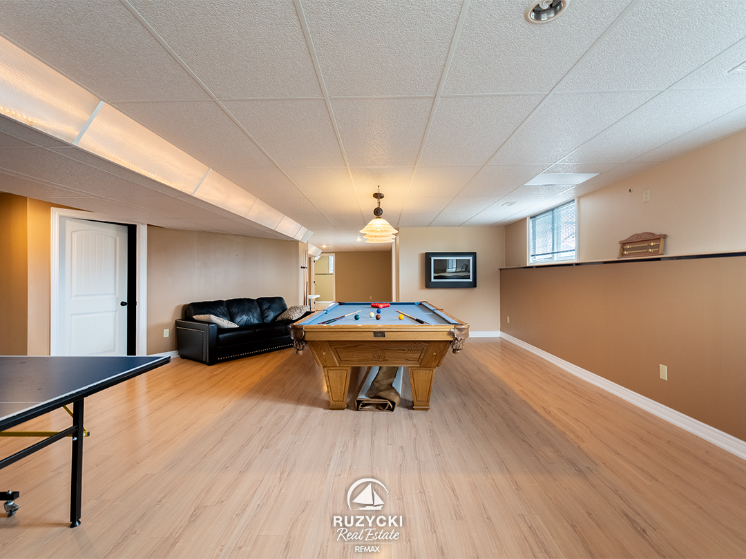 20129-youngs-rd-s-wainfleet_39 basement rec room of 20219 youngs rd s wainfleet