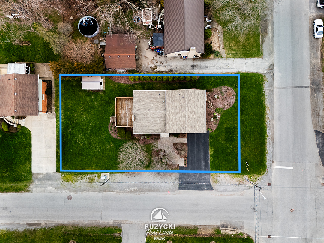 Birds eye view of 82 Scholfield Ave lot