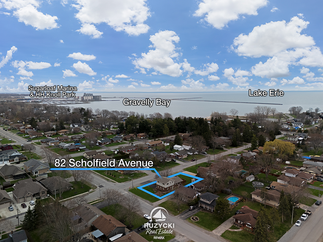 Aerial view of 82 Scholfield showing proximity to Lake Erie