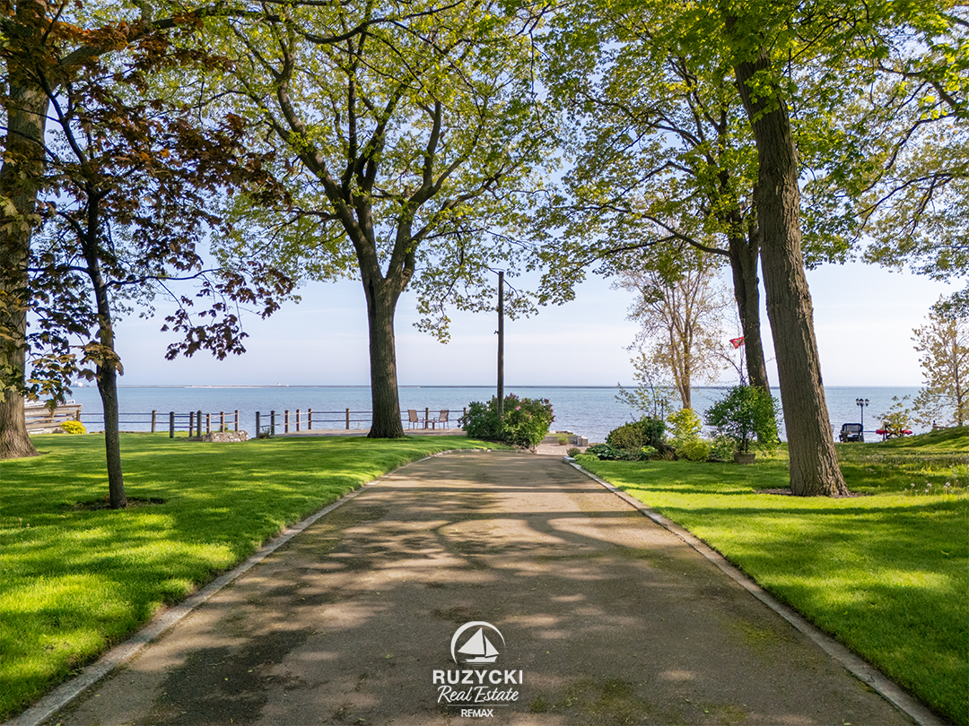 101-tennessee-ave-port-colborne_38 interlock walkway through trees to Lake Erie
