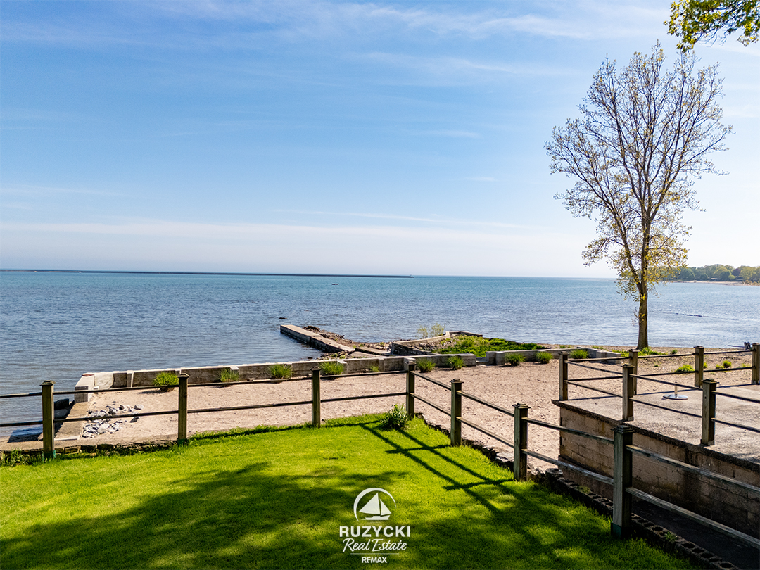 101-tennessee-ave-port-colborne_49 sandy beach area overlooking Lake Eric