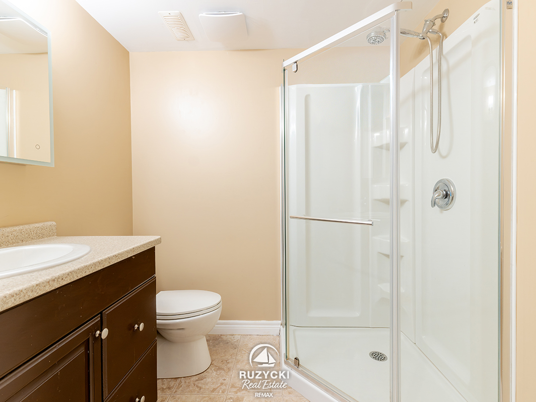 132-colver-st-smithville_26 3 piece bathroom in basement of 132 colver st smithville