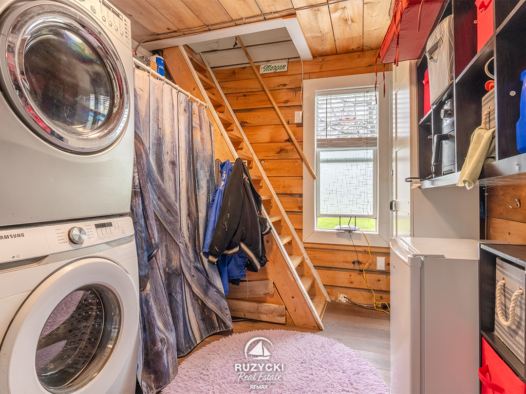 3412-locust-st-port-colborne_19 laundry room with access to attic bedroom of 3412 locust st port colborne