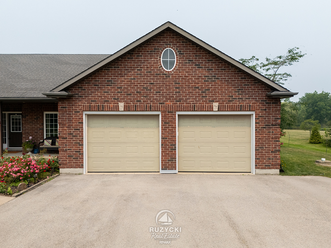 11004-lakeshore-rd-wainfleet_75 double doors of triple garage at 11004 lakeshore rd wainfleet