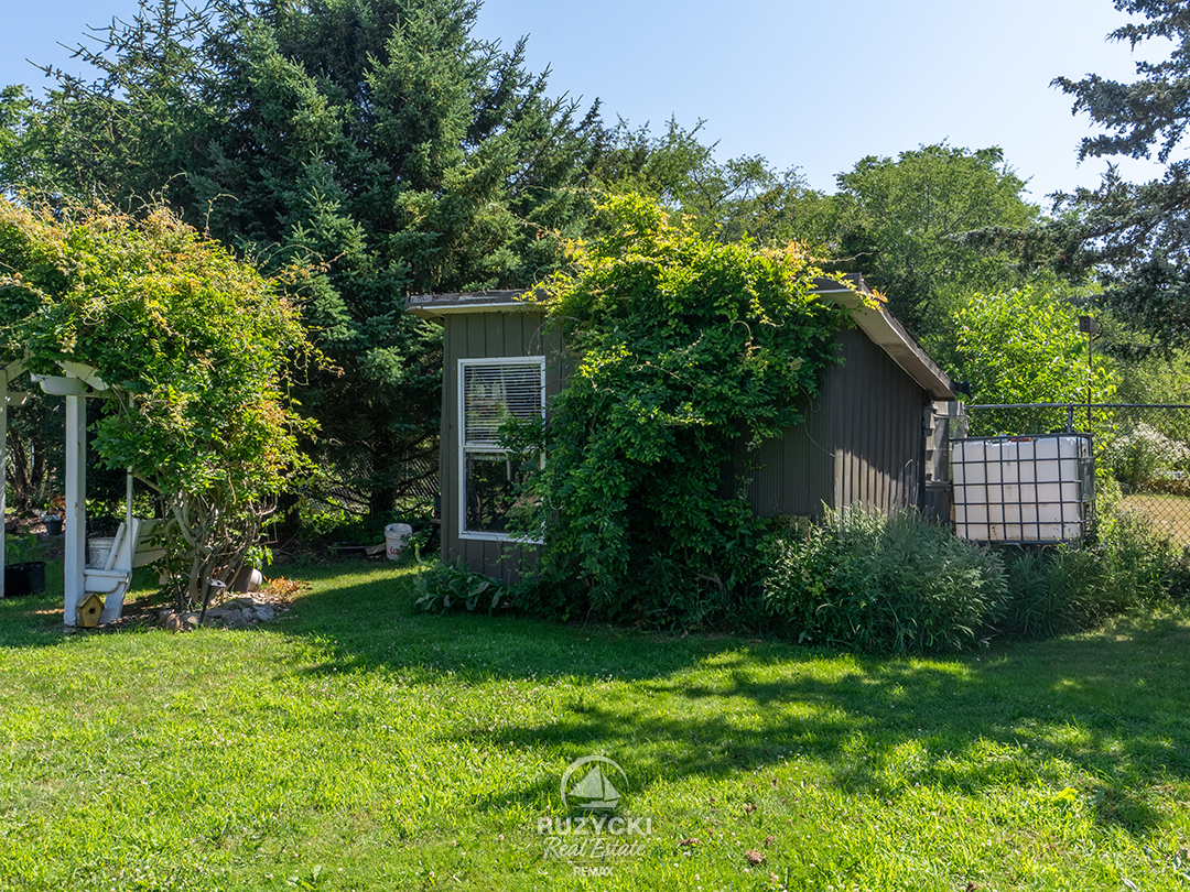 11679-belleview-beach-rd-wainfleet_19 garden shed of 11679 belleview beach rd wainfleet