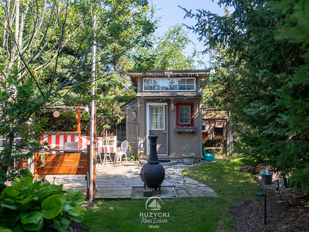 11679-belleview-beach-rd-wainfleet_22 exterior of backyard bunkhouse of 11679 belleview beach rd wainfleet