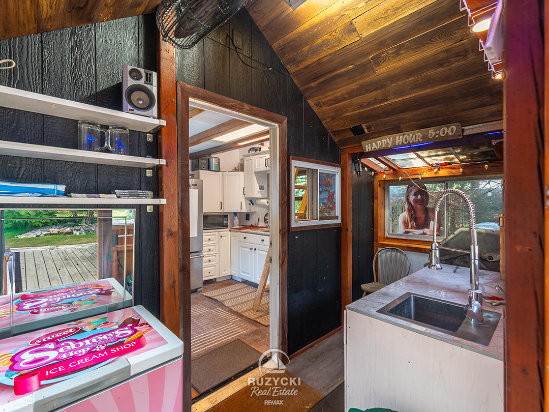 11679-belleview-beach-rd-wainfleet_71 bar of backyard cookhouse of 11679 belleview beach rd wainfleet