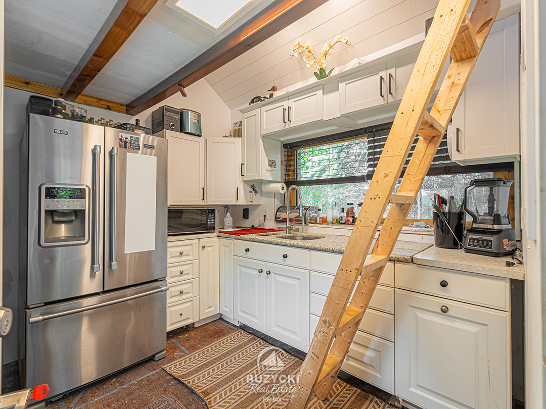 11679-belleview-beach-rd-wainfleet_74 kitchen of backyard cookhouse of 11679 belleview beach rd wainfleet