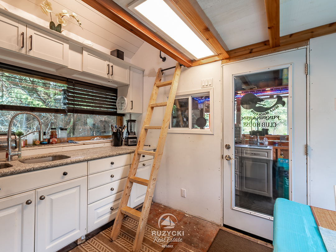 11679-belleview-beach-rd-wainfleet_77 kitchen of backyard cookhouse of 11679 belleview beach rd wainfleet