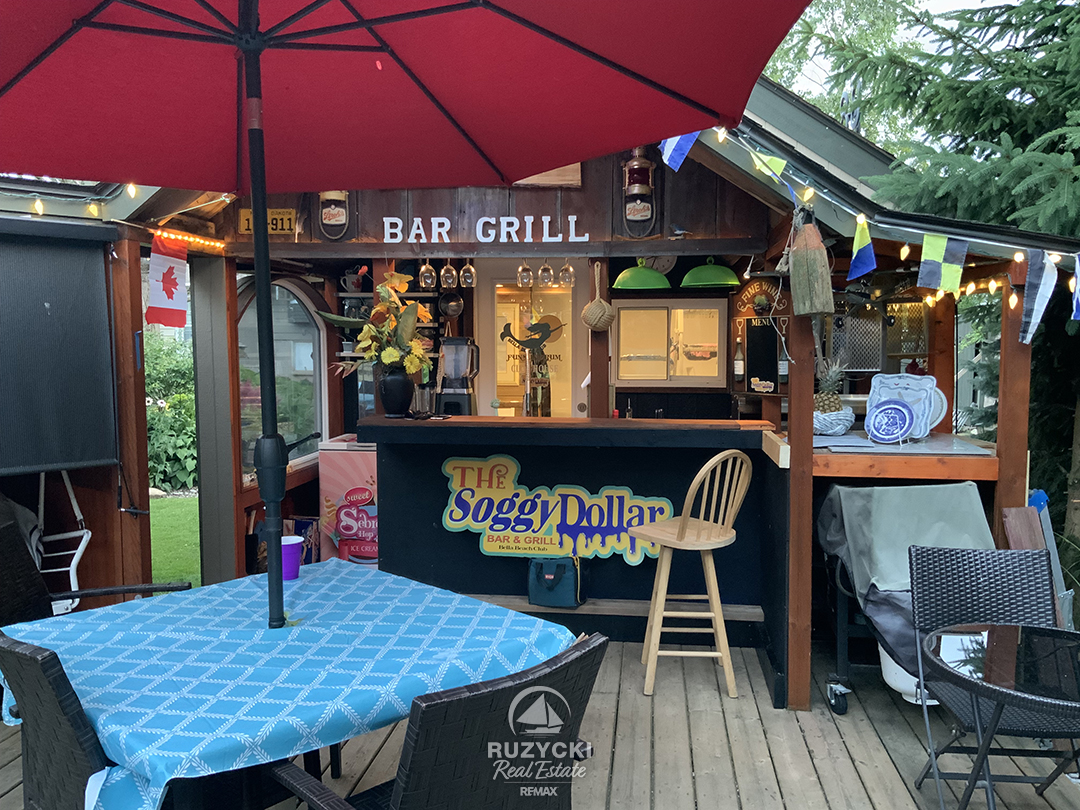 11679-belleview-beach-rd-wainfleet_81 backyard cookhouse with bar of 11679 belleview beach rd wainfleet