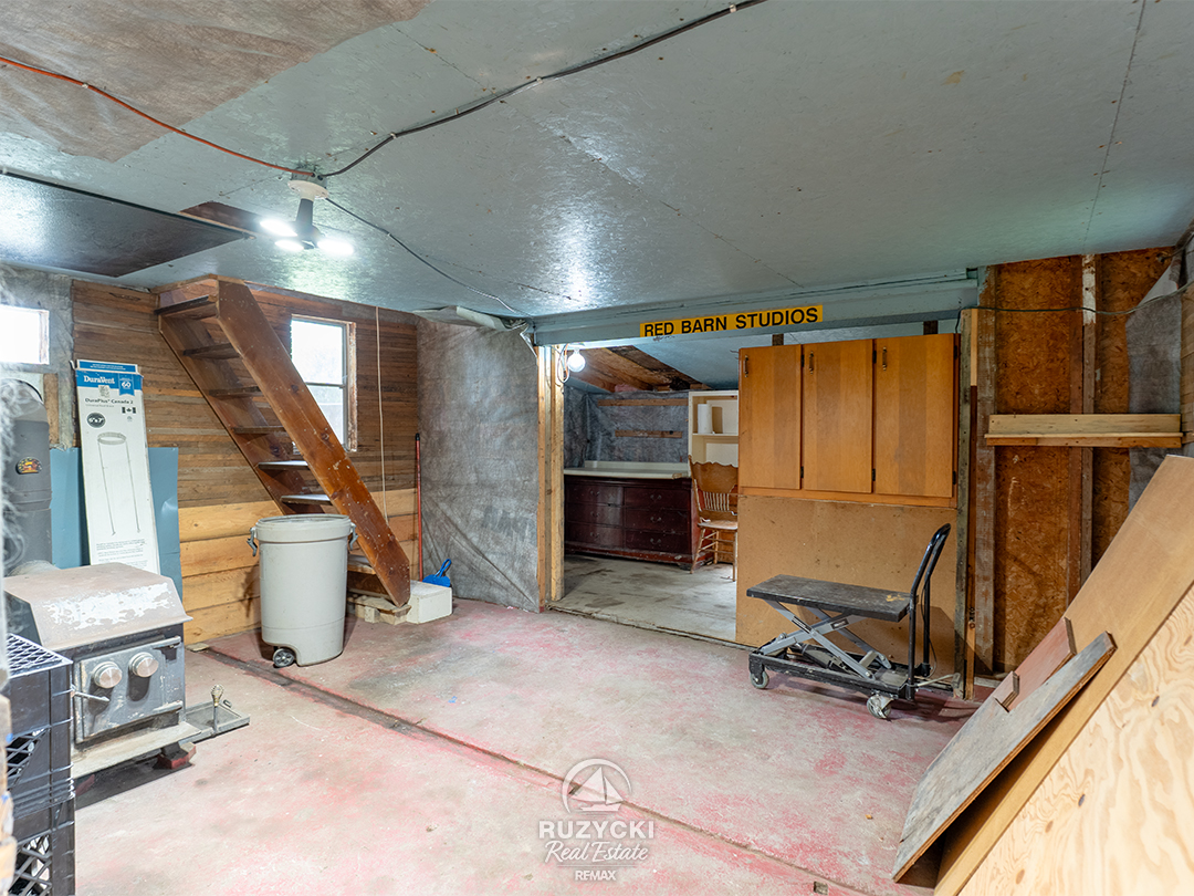 160-barrick-rd-port-colborne_40 interior of red outbuilding at 160 barrick rd port colborne