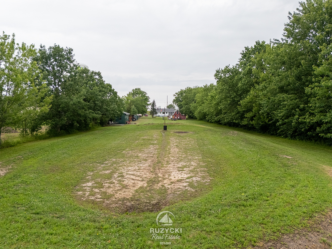 160-barrick-rd-port-colborne_56 backyard dirtbike track of 160 barrick rd port colborne