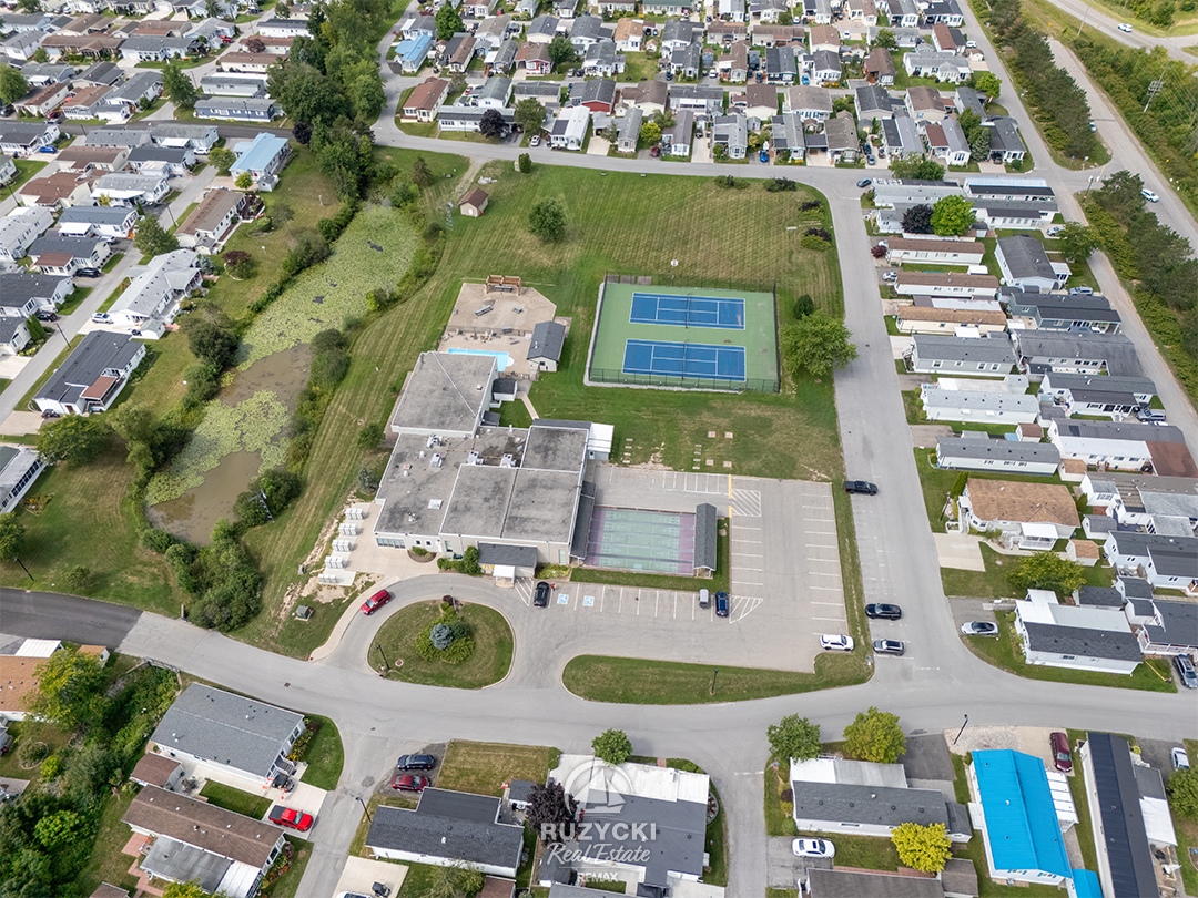 1-3033-townline-rd-stevensville_27 aerial view of community centre near 3033 townline rd unit 1 stevensville