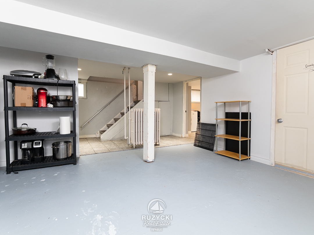 66-neff-st-port-colborne_52 basement rec room of 66 neff street port colborne