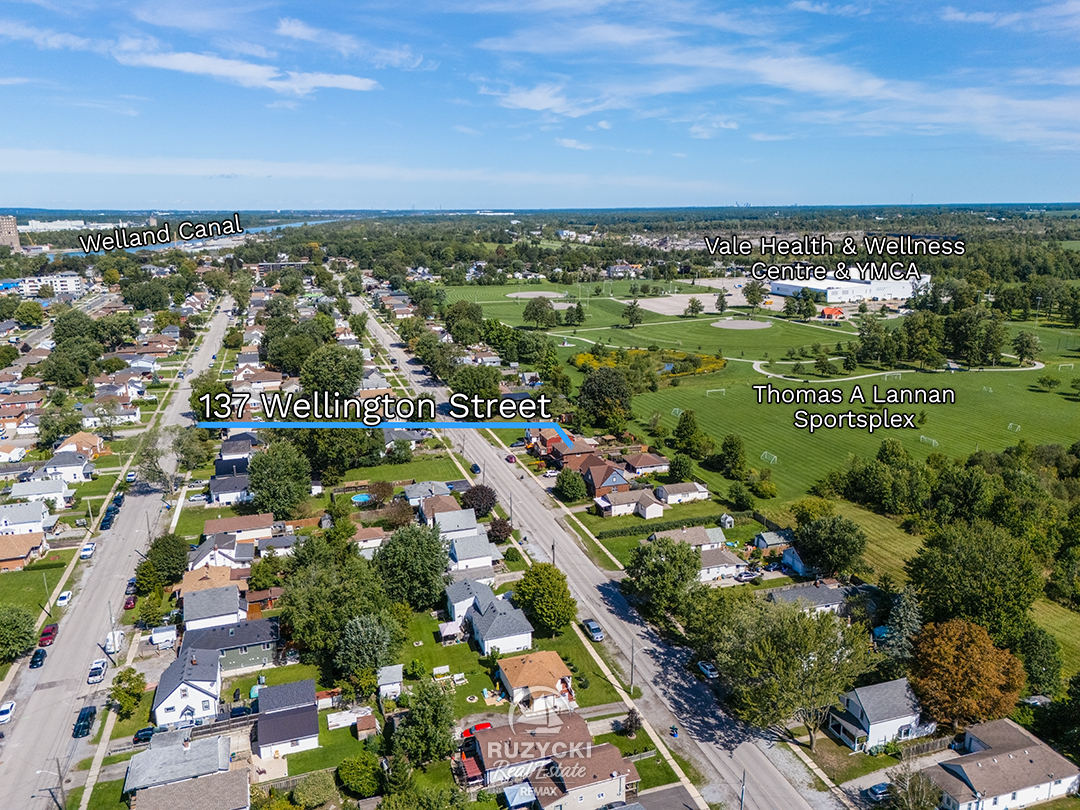 137-wellington-street-port-colborne_47 aerial view of neighbourhood
