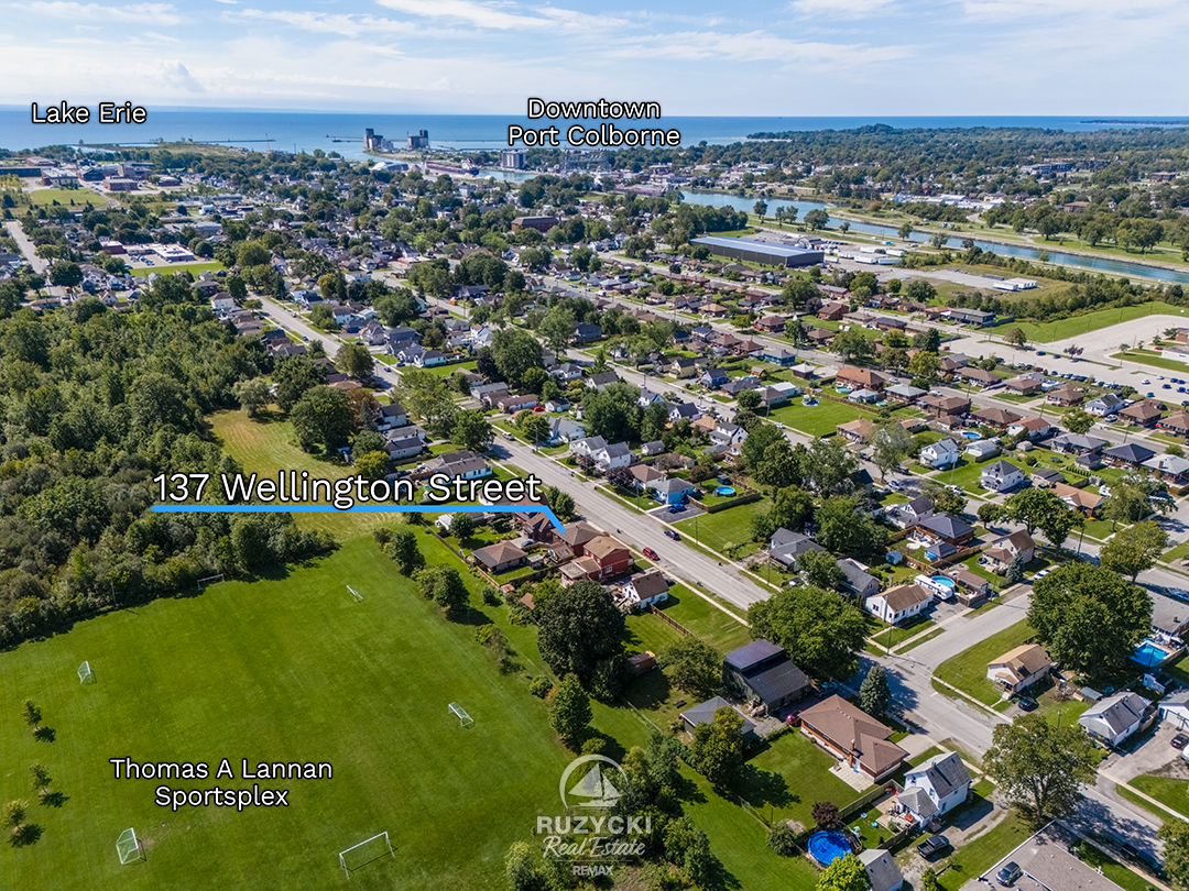 137-wellington-street-port-colborne_49 aerial view of neighbourhood