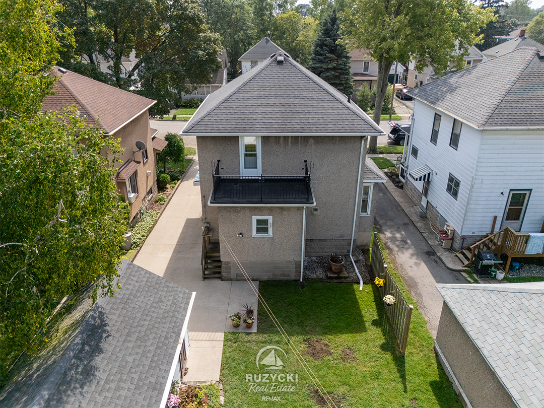 241-alexandra-st-port-colborne_47 aerial view of rear exterior of 241 alexandra st port colborne