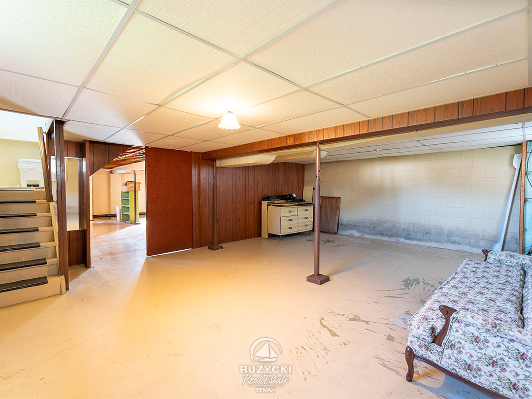 109-hampton-avenue-port-colborne_23 basement rec room