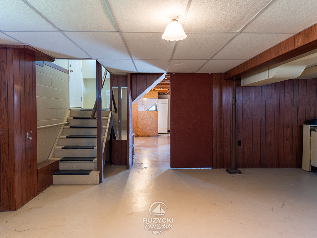 109-hampton-avenue-port-colborne_24 basement rec room