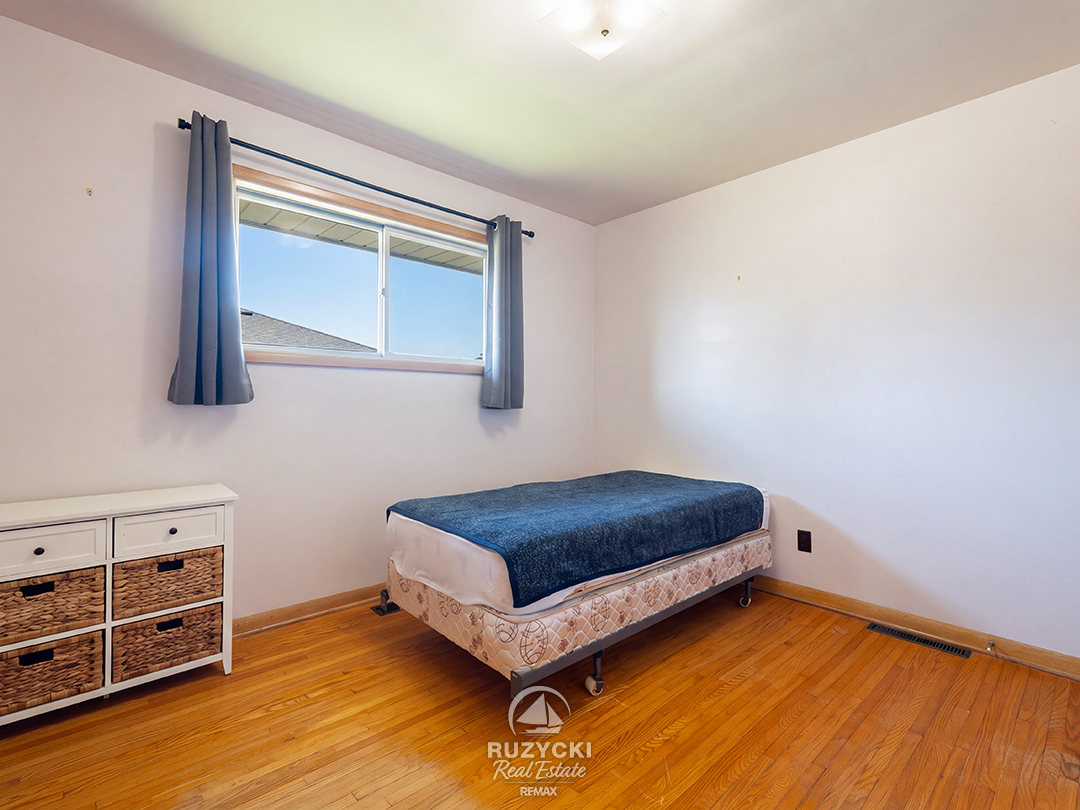 109-hampton-avenue-port-colborne_41 bedroom 2