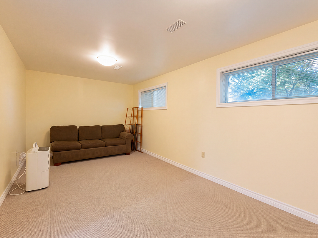 29-runnymede-road-port-colborne_11 basement rec room