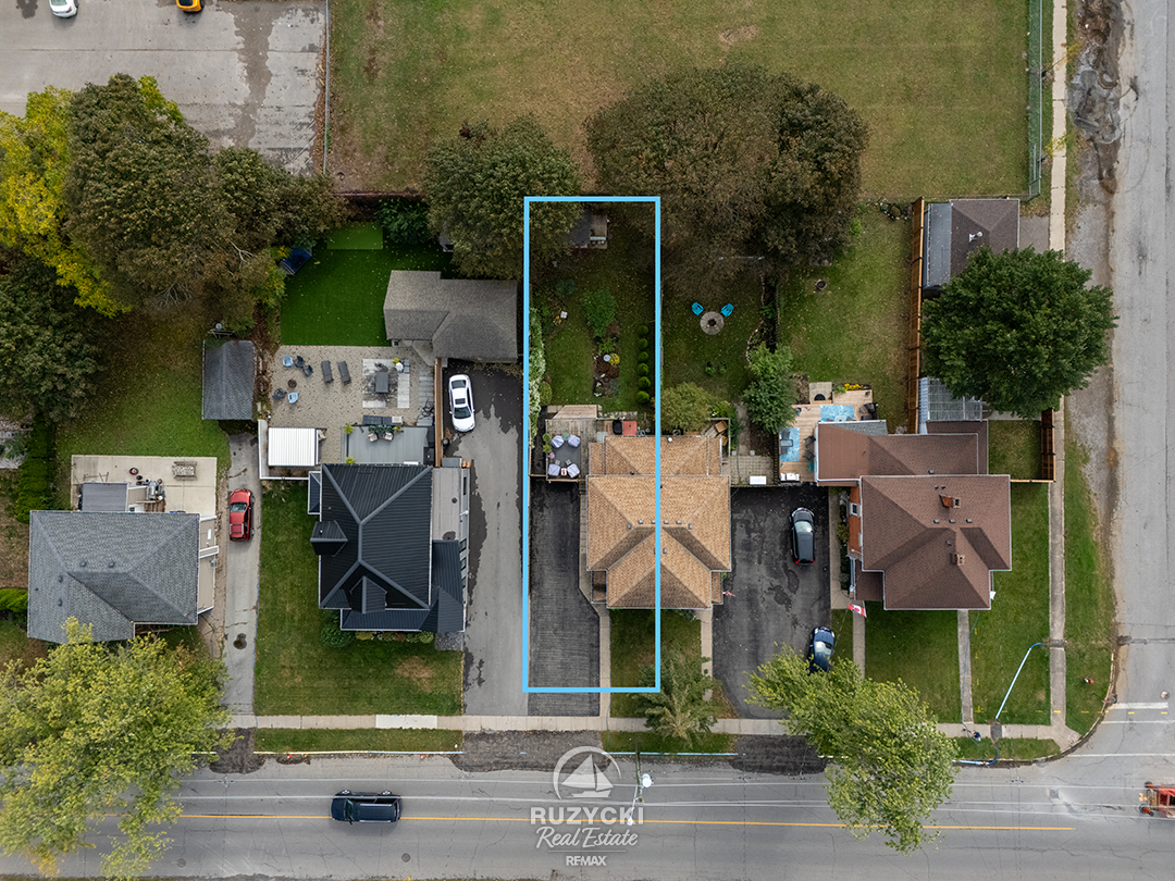 310-clarence-street-port-colborne_23 overhead view of home with approximate lot outlines